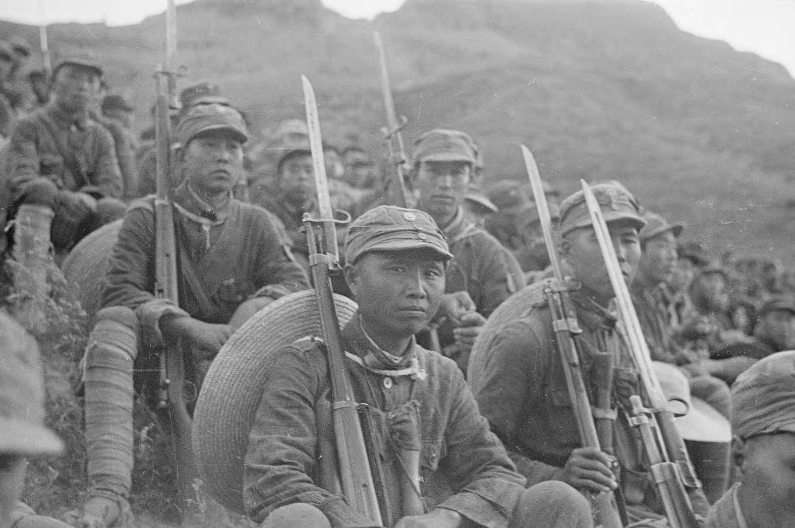飄揚(yáng)在萬(wàn)普隆的青春之歌 飄揚(yáng)在萬(wàn)普隆的青春之歌